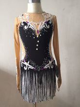 Lade das Bild in den Galerie-Viewer, Schwarz Kürkleid Eiskunstlaufklei Rollkunstlaufen Tanzkleid Tanzmariechen