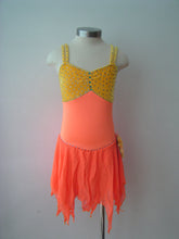 Lade das Bild in den Galerie-Viewer, Lachs Orange Kürkleid Eiskunstlaufklei Rollkunstlaufen Tanzkleid Tanzmariechen