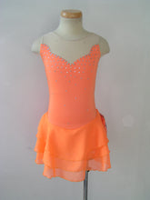 Lade das Bild in den Galerie-Viewer, Lachs Orange Kürkleid Eiskunstlaufklei Rollkunstlaufen Tanzkleid Tanzmariechen