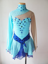 Lade das Bild in den Galerie-Viewer, Türkis Weiß Eiskunstlaufkleid Kürkleid Rollkunstlaufen Tanzkleid Tanzmariechen