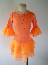 Lade das Bild in den Galerie-Viewer, Lachs Orange Kürkleid Eiskunstlaufklei Rollkunstlaufen Tanzkleid Tanzmariechen