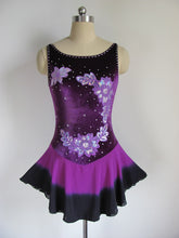 Lade das Bild in den Galerie-Viewer, Lila Schwarz Kürkleid Eiskunstlaufklei Rollkunstlaufen Tanzkleid Tanzmariechen