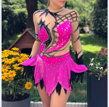Lade das Bild in den Galerie-Viewer, Pink Eiskunstlaufkleid Kürkleid Rollkunstlaufen Tanzkleid Tanzmariechen