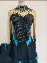 Lade das Bild in den Galerie-Viewer, Schwarz Türkis Eiskunstlaufkleid Kürkleid Rollkunstlaufen Tanzkleid Tanzmariechen