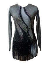 Lade das Bild in den Galerie-Viewer, Schwarz Kürkleid Eiskunstlaufklei Rollkunstlaufen Tanzkleid Tanzmariechen