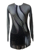 Lade das Bild in den Galerie-Viewer, Schwarz Kürkleid Eiskunstlaufklei Rollkunstlaufen Tanzkleid Tanzmariechen