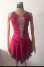 Lade das Bild in den Galerie-Viewer, Bordeau  Kürkleid  Eiskunstlaufkleid Tanzkleid Tanzmariechen  Kleid