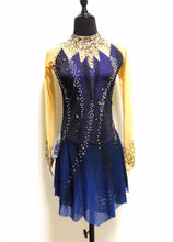 Lade das Bild in den Galerie-Viewer, Dunkelblau Eiskunstlaufkleid Rollkunstlaufen  Kürkleid Tanzkleid Tanzmariechen