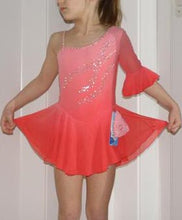 Lade das Bild in den Galerie-Viewer, Lachs Orange Kürkleid Eiskunstlaufklei Rollkunstlaufen Tanzkleid Tanzmariechen