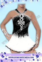 Lade das Bild in den Galerie-Viewer, Schwarz Kürkleid Eiskunstlaufklei Rollkunstlaufen Tanzkleid Tanzmariechen