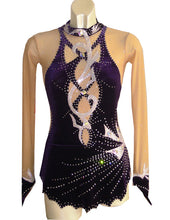 Lade das Bild in den Galerie-Viewer, Schwarz Kürkleid Eiskunstlaufklei Rollkunstlaufen Tanzkleid Tanzmariechen