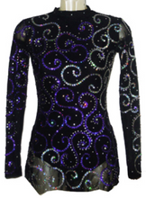 Lade das Bild in den Galerie-Viewer, Schwarz Kürkleid Eiskunstlaufklei Rollkunstlaufen Tanzkleid Tanzmariechen
