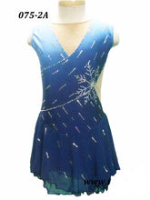 Lade das Bild in den Galerie-Viewer, Blau Eiskunstlaufkleid Rollkunstlaufen  Kürkleid Tanzkleid Tanzmariechen