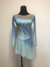 Lade das Bild in den Galerie-Viewer, Eiskunstlaufkleid Kürkleid Rollkunstlaufen Tanzkleid Tanzmariechen
