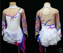 Lade das Bild in den Galerie-Viewer, Weiß Eiskunstlaufkleid Rollkunstlaufen  Kürkleid Tanzkleid Tanzmariechen