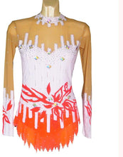 Lade das Bild in den Galerie-Viewer, Weiß Eiskunstlaufkleid Rollkunstlaufen  Kürkleid Tanzkleid Tanzmariechen
